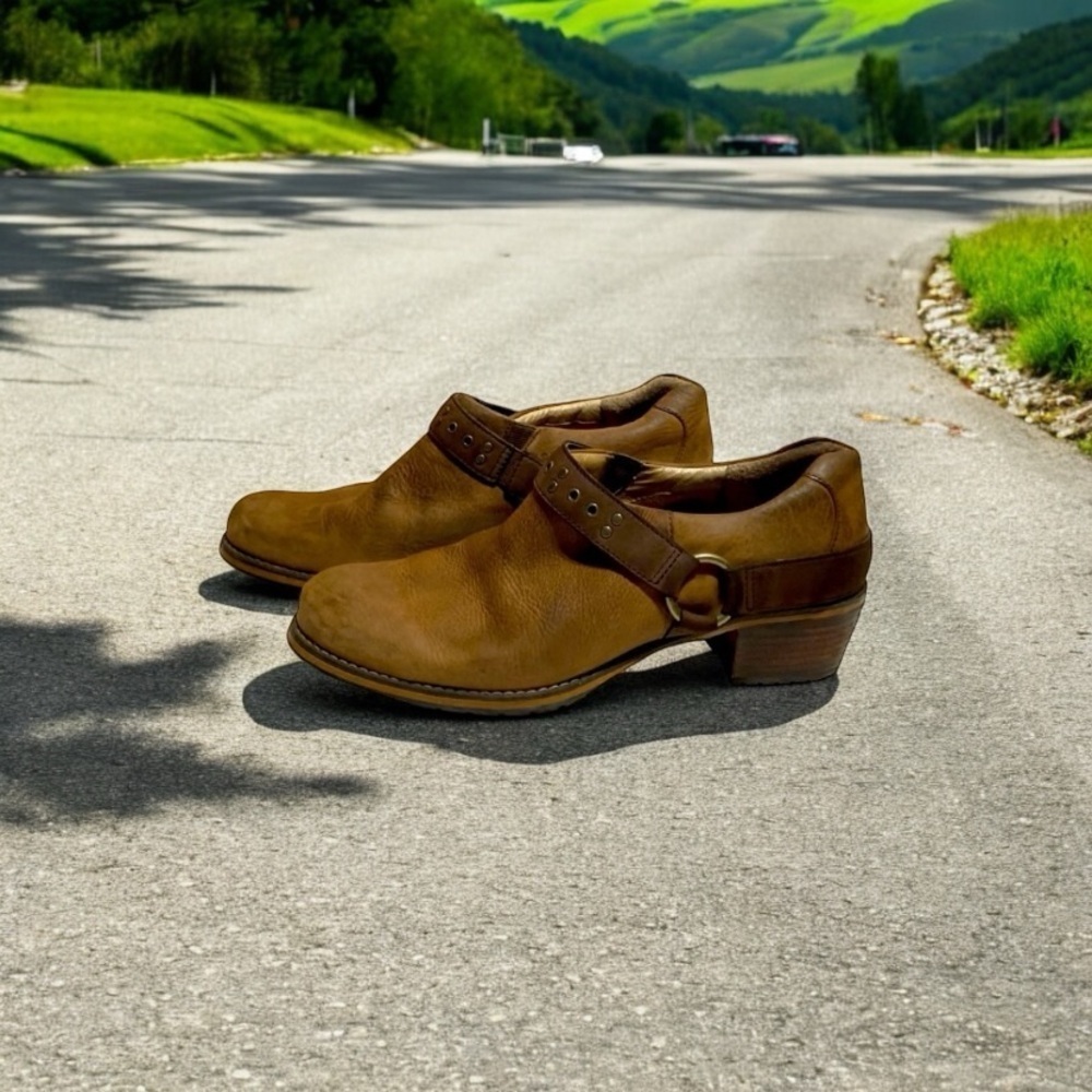 Women’s RedWing Leather Harness Western Clogs